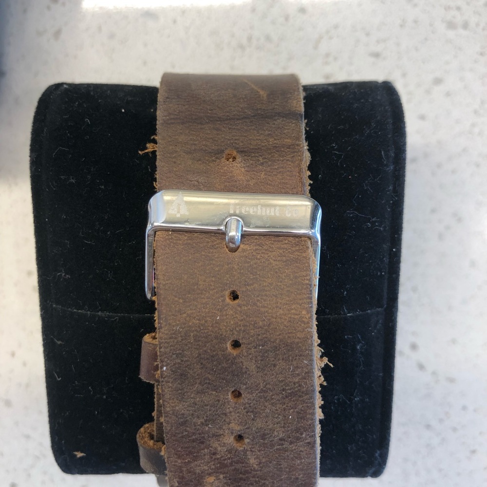 Watch - Picture 2 of 3